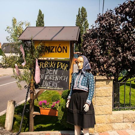 Penzion Grobsky Dvor Slovensky Grob Exterior foto