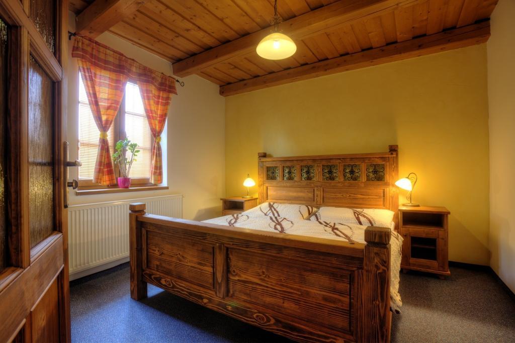 Penzion Grobsky Dvor Slovensky Grob Zimmer foto