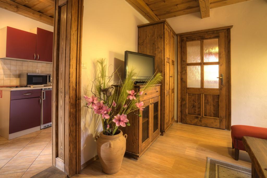 Penzion Grobsky Dvor Slovensky Grob Zimmer foto