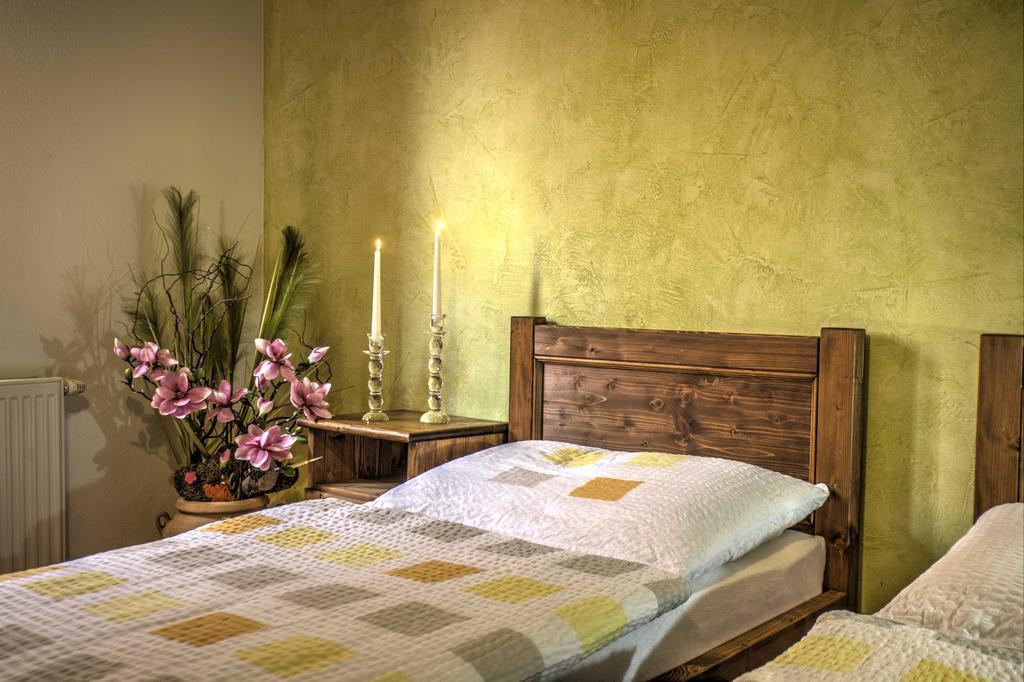Penzion Grobsky Dvor Slovensky Grob Zimmer foto