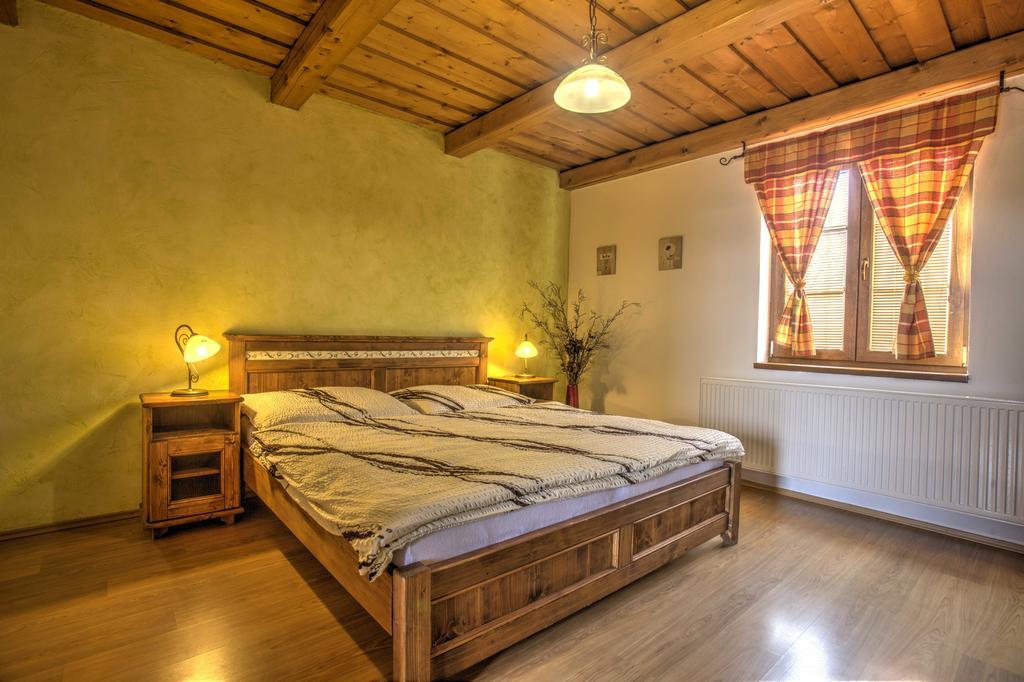 Penzion Grobsky Dvor Slovensky Grob Zimmer foto