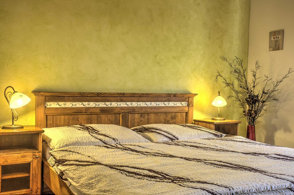 Penzion Grobsky Dvor Slovensky Grob Zimmer foto